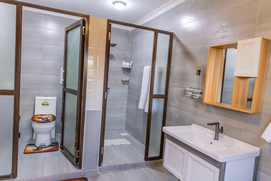 En-suite bathroom comfort after a day on safari